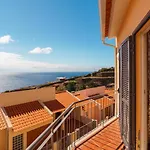 Maison d'hôtes Guestready - Alluring Island Retreat 4*