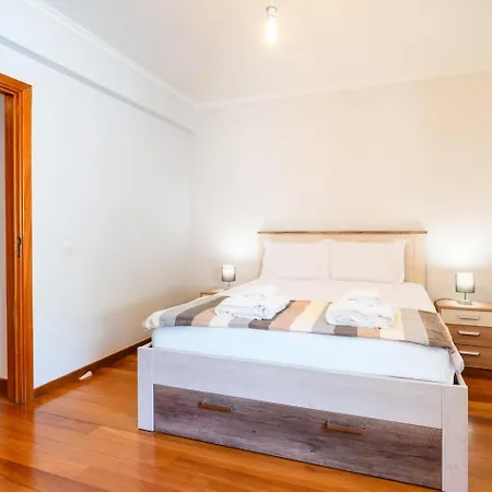 Gasthuis Guestready - Alluring Island Retreat 4*