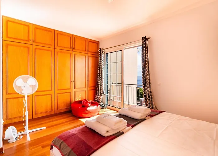 Konukevi Guestready - Alluring Island Retreat Santa Cruz (Madeira)